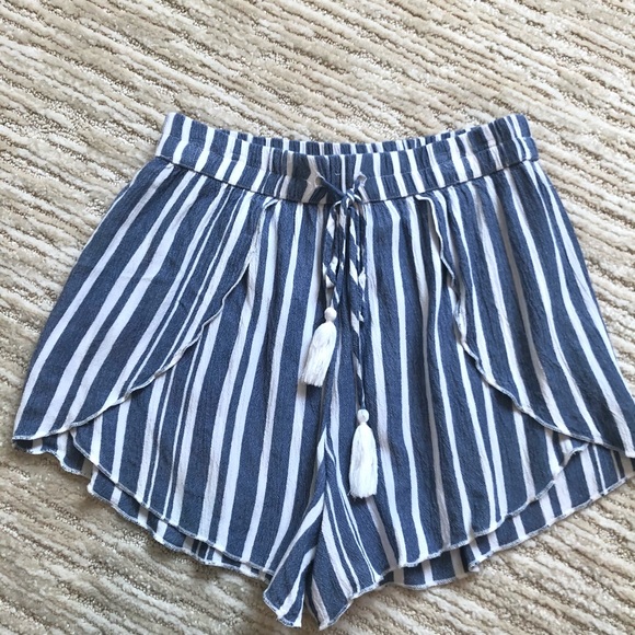 flowy shorts - Picture 1 of 4